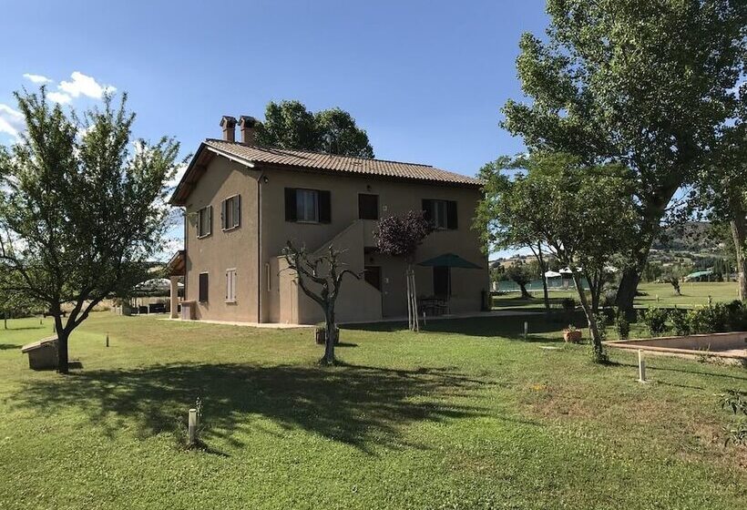 교외 호텔 Agriturismo Querceto