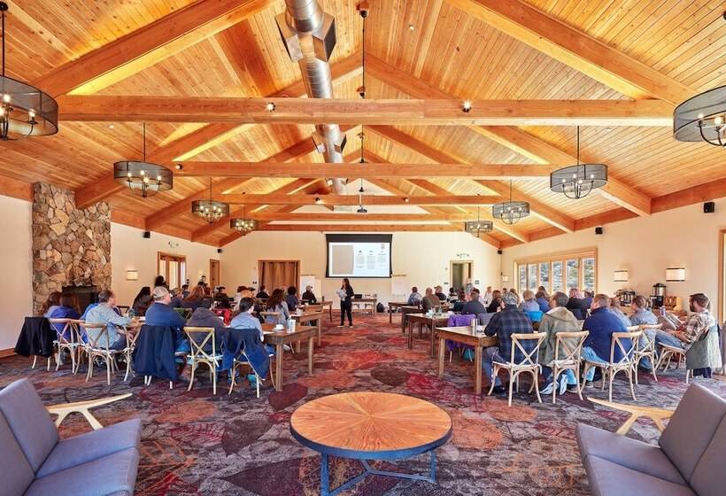 ホテル Rush Creek Lodge At Yosemite