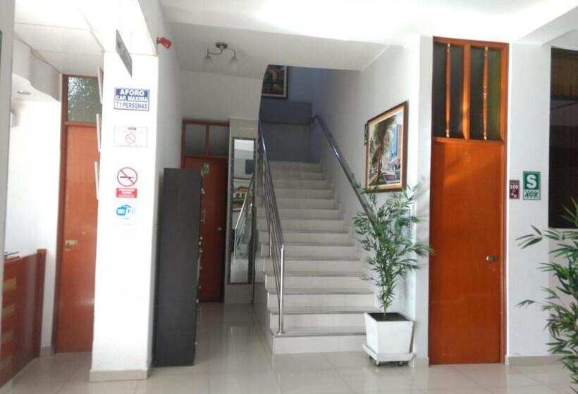 Отель Santa María