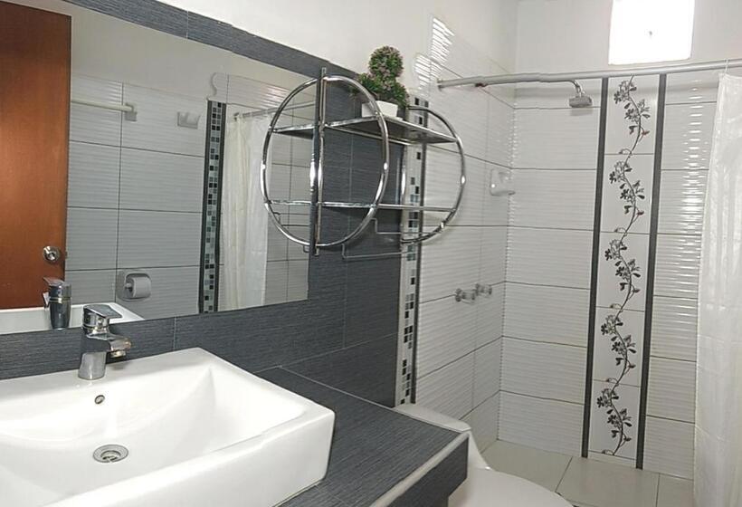 Отель Santa María