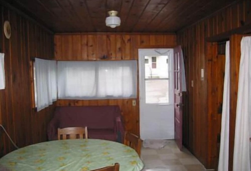 בית מלון כפרי Summer Haven Resort