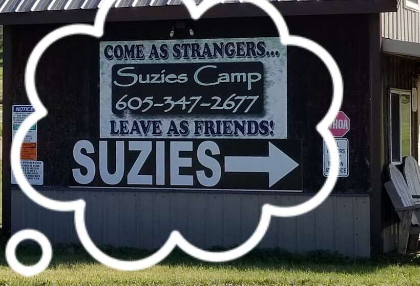 ホテル Suzies Camp