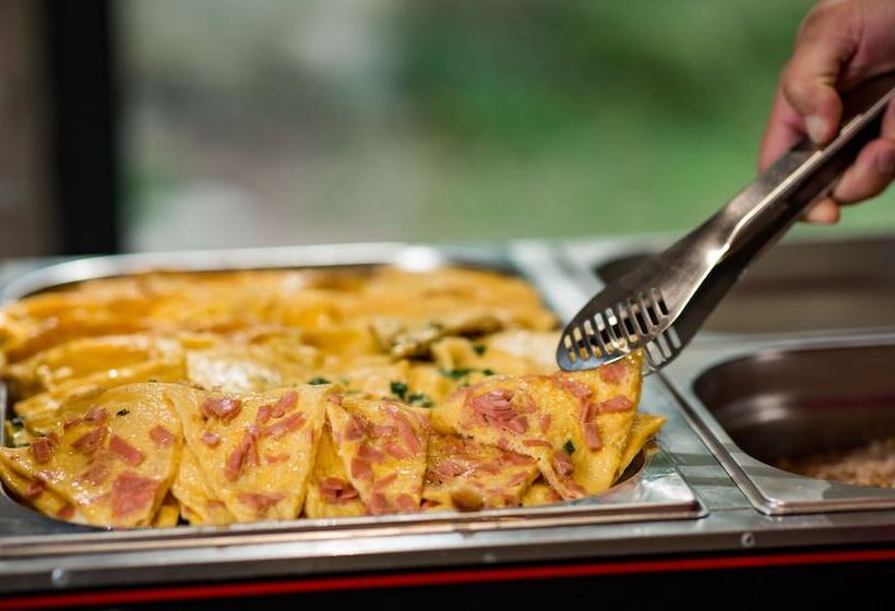 فندق Tezh Ler Resort