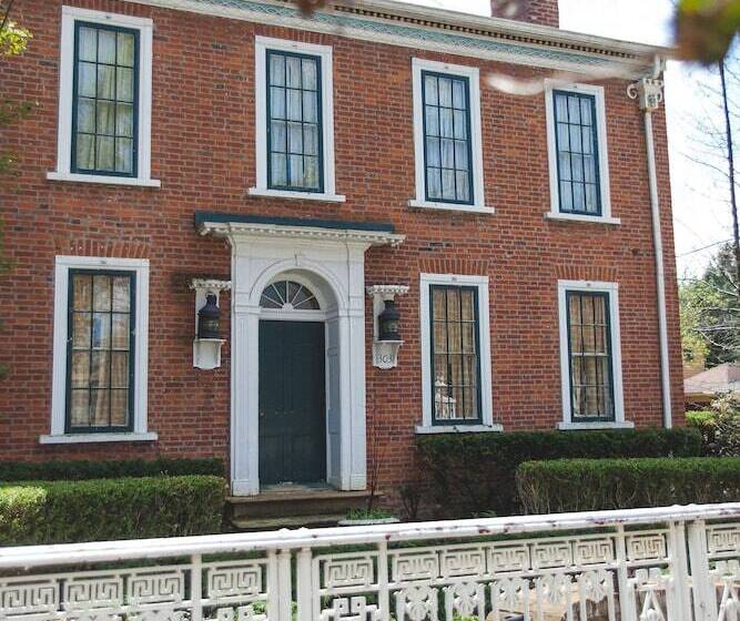 ホテル The Buxton Inn