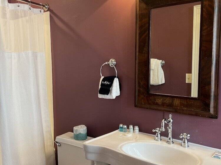 هتل The Buxton Inn