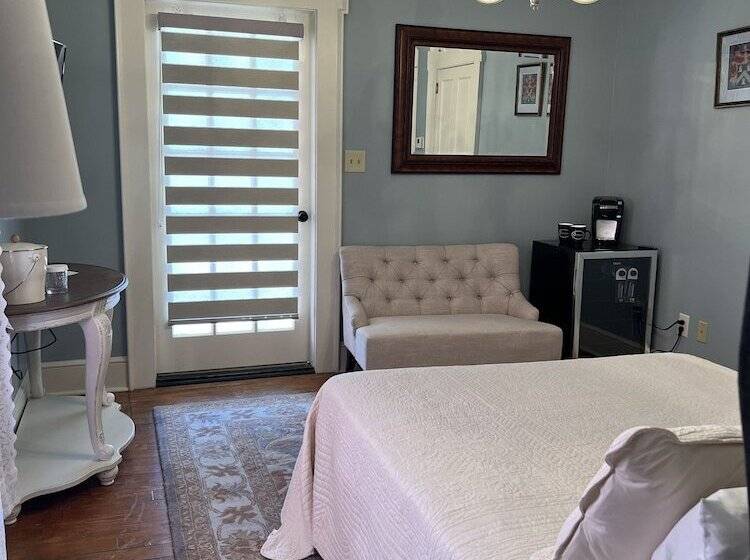 ホテル The Buxton Inn