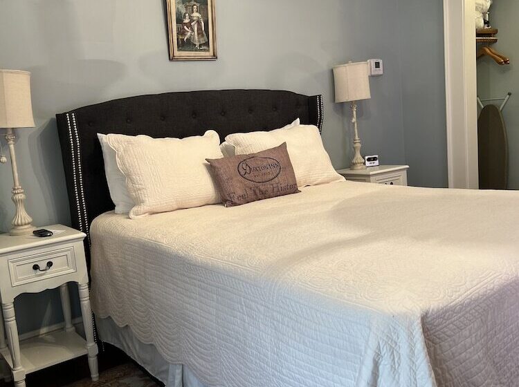 ホテル The Buxton Inn