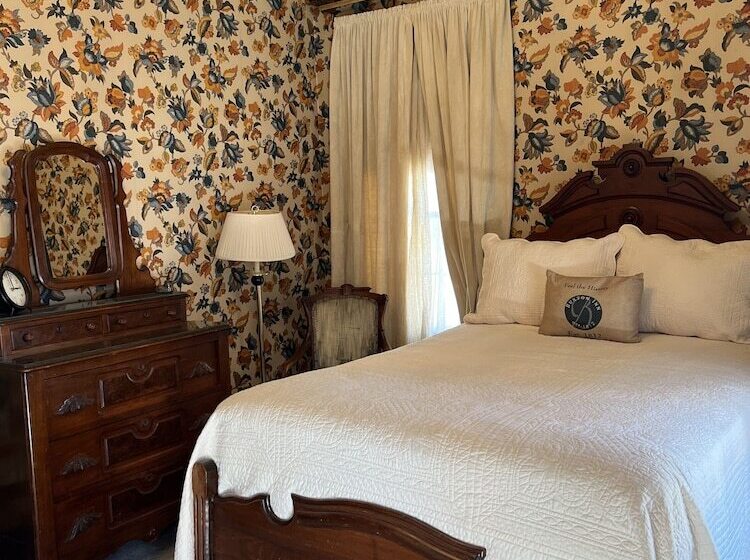 ホテル The Buxton Inn