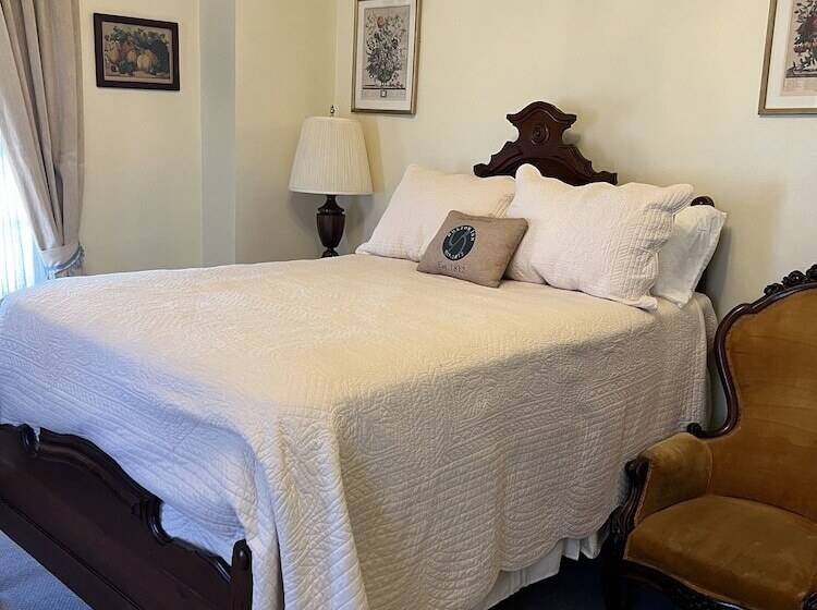 ホテル The Buxton Inn