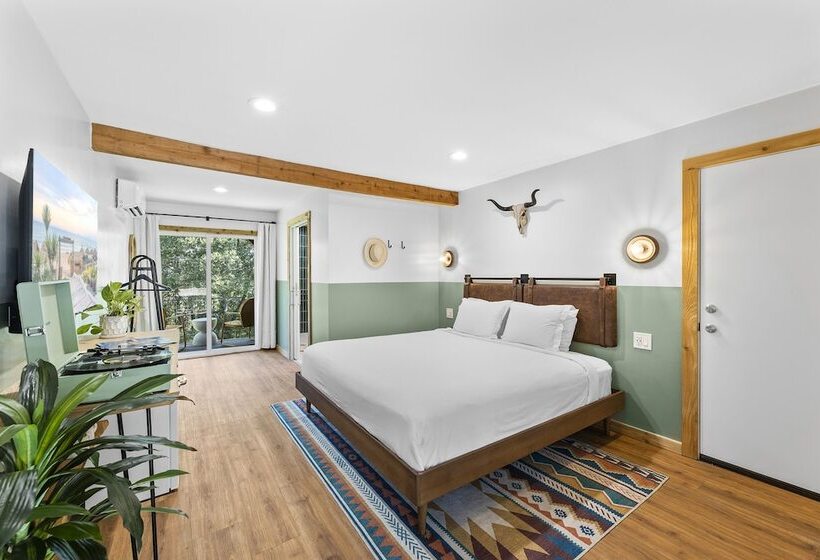 Отель The Bygone