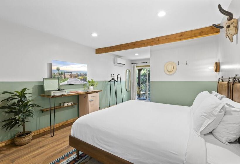 Отель The Bygone