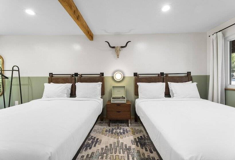 Отель The Bygone