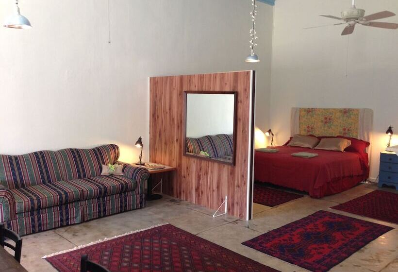 فندق The Holy Moly Blues Central