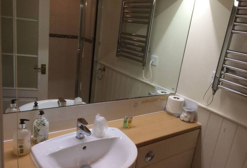 فندق The Manor House