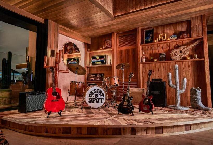 فندق Hollywood Volume, A Tribute Portfolio