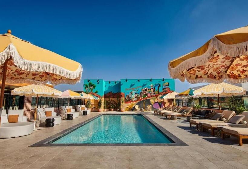 فندق Hollywood Volume, A Tribute Portfolio