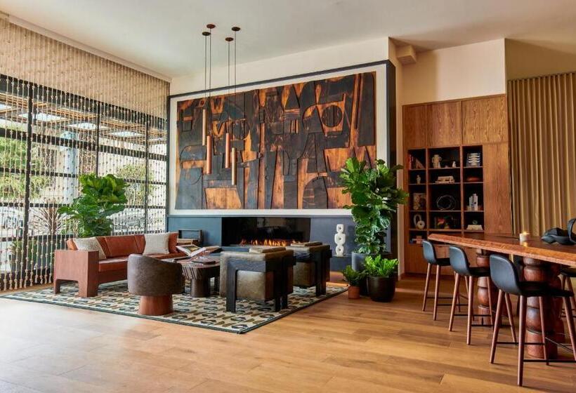 فندق Hollywood Volume, A Tribute Portfolio