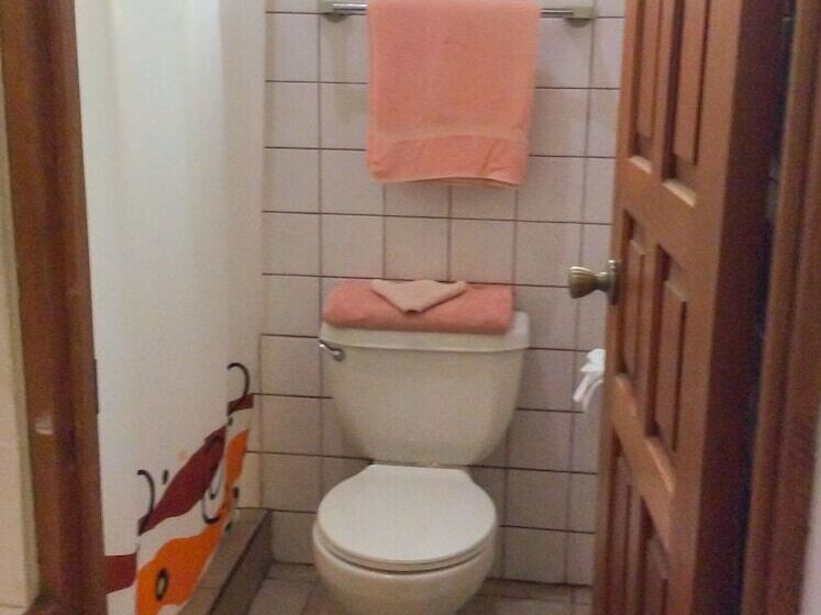 فندق Valley View Lodge   Finca Huetares