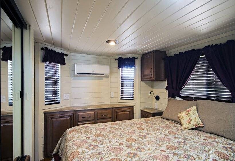 酒店 Vines Rv Resort