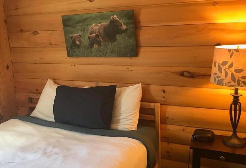 Hush Lodge And Cottages