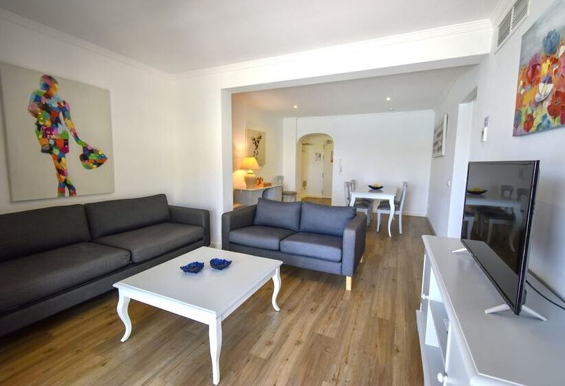 Lili Apartments