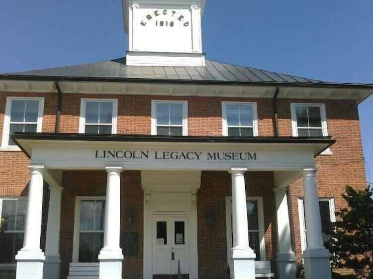 Maple Hill Manor Bed & Breakfast