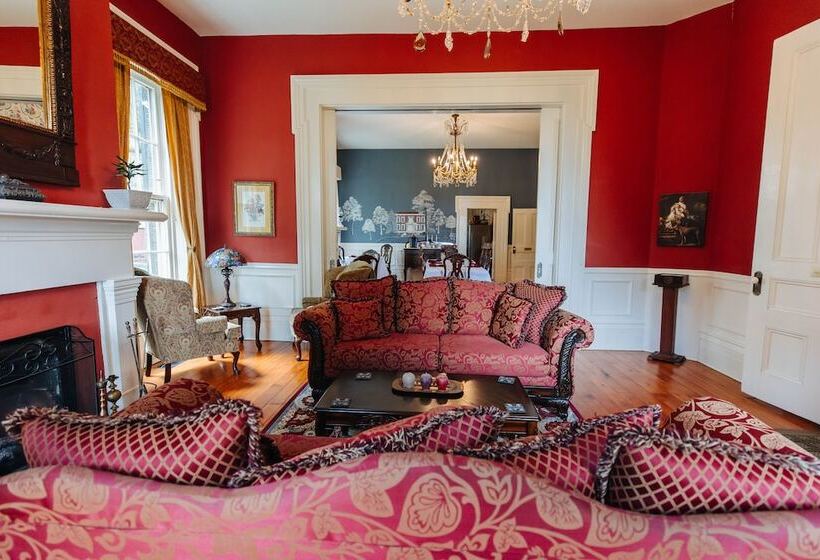 Maple Hill Manor Bed & Breakfast