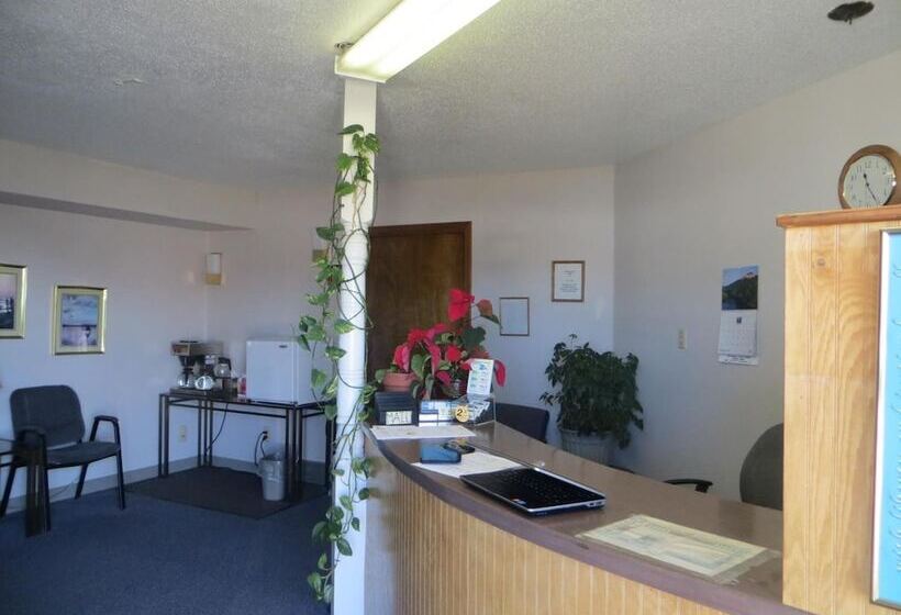 فندق على الطريق Adair Budget Inn