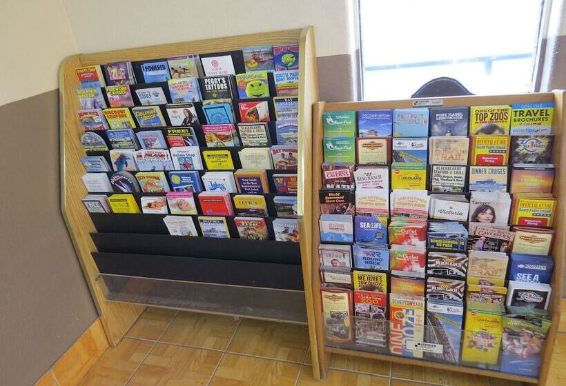 모텔 Executive Inn And Suites