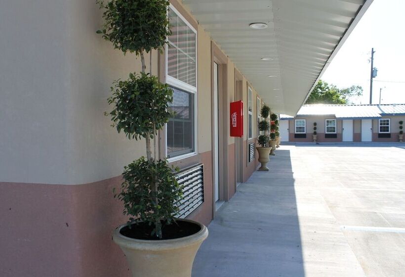 فندق على الطريق Harbour Inn