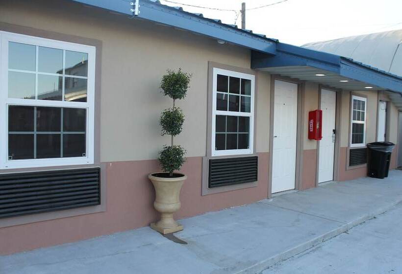 فندق على الطريق Harbour Inn