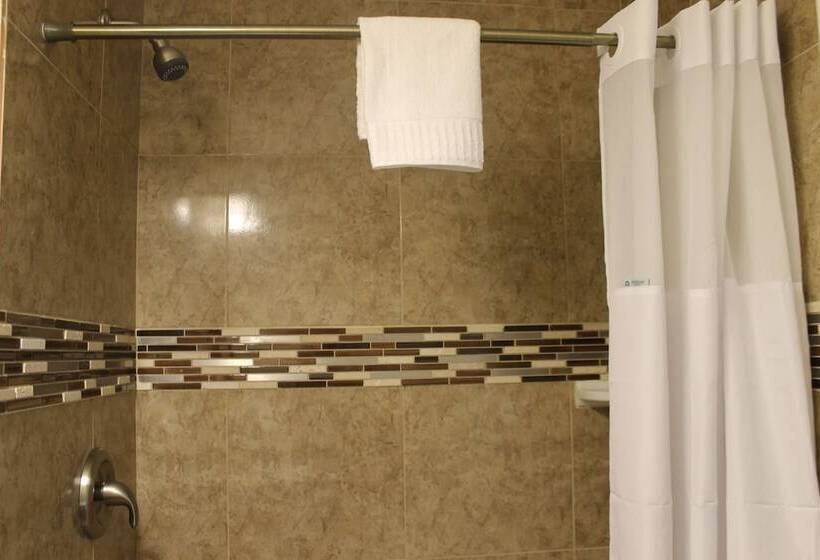 فندق على الطريق Harbour Inn