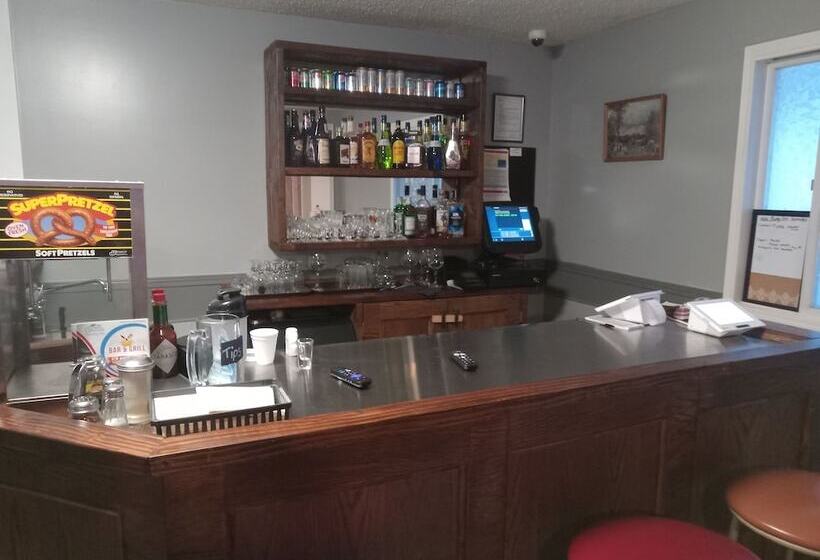 فندق على الطريق Melville Country Inn