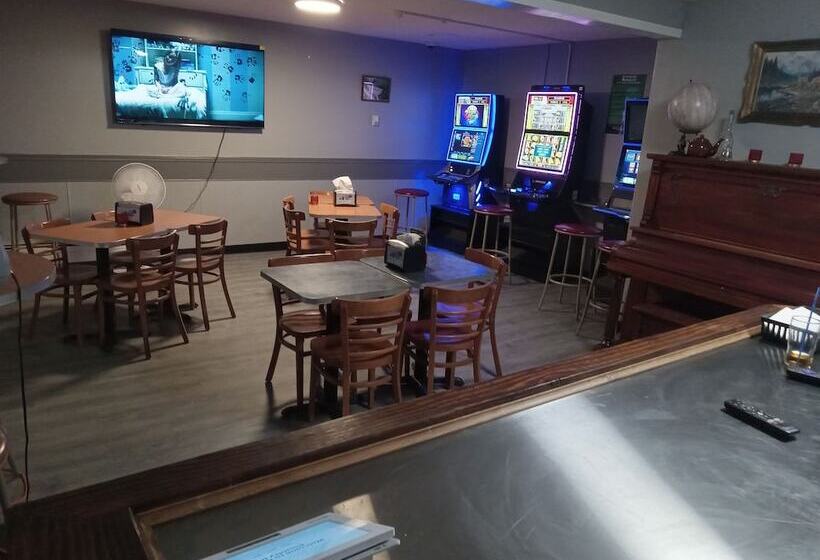 فندق على الطريق Melville Country Inn