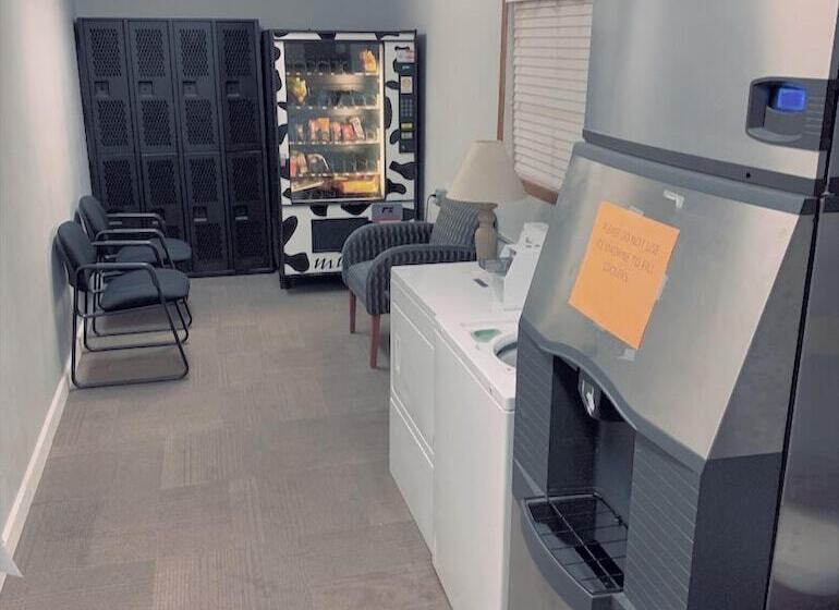 فندق على الطريق Rumorz Neighborhood Hideaway