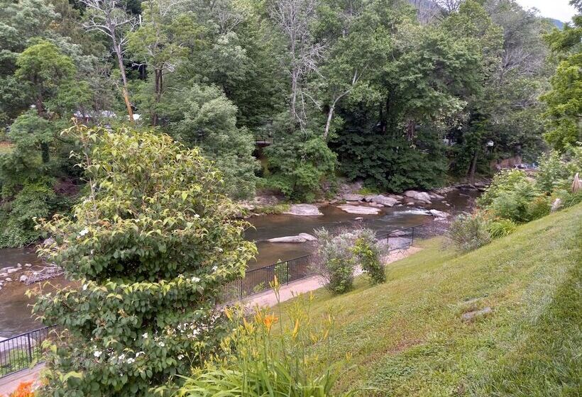 モーテル The Carter Lodge On The River