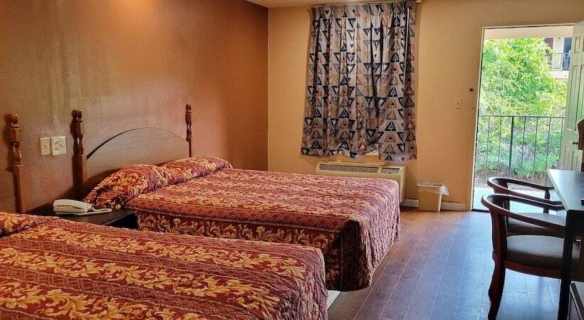 فندق على الطريق Western Inn