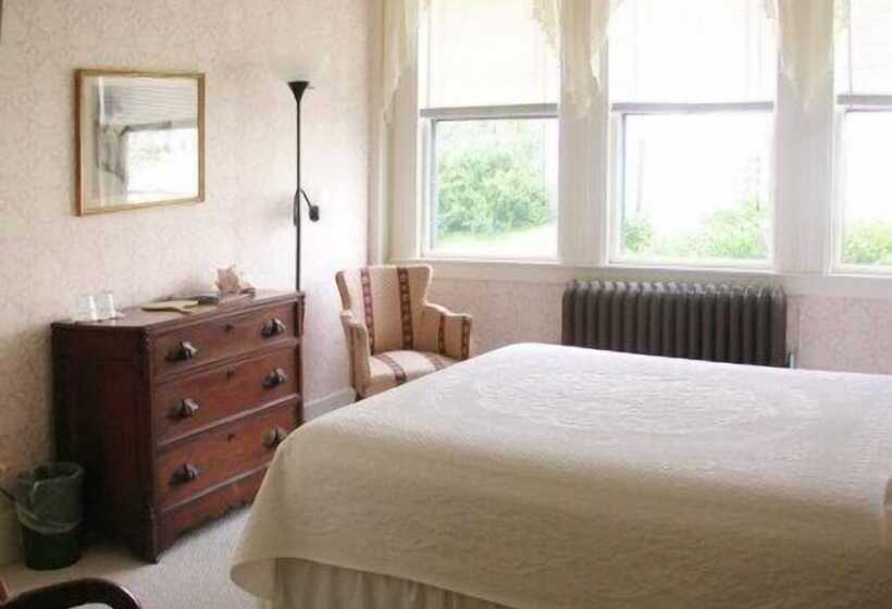Old Granite Inn Bed & Breakfast