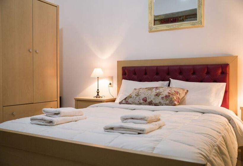 بنسيون Agarathos Traditional Rooms