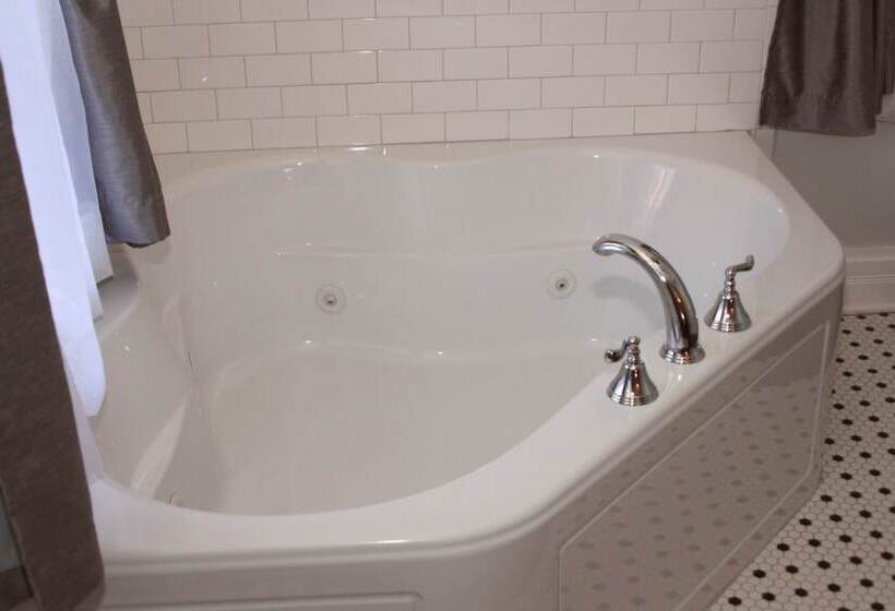 پانسیون Elmwood House