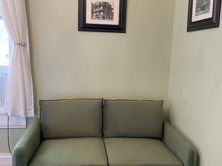 بنسيون Elmwood House