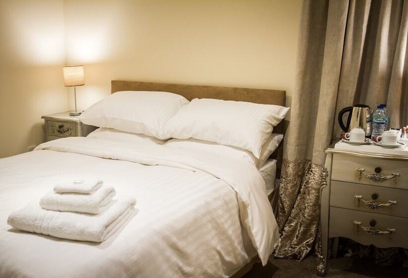 بنسيون Fair Oak House Exeter Airport