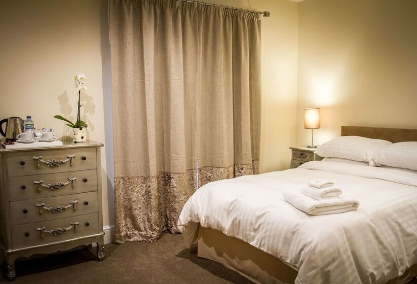 بنسيون Fair Oak House Exeter Airport