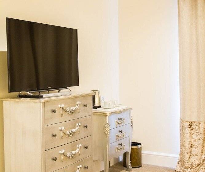 بنسيون Fair Oak House Exeter Airport