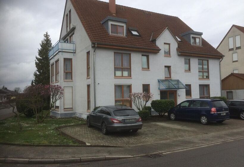 פנסיון Ferienwohnung Lavate 2