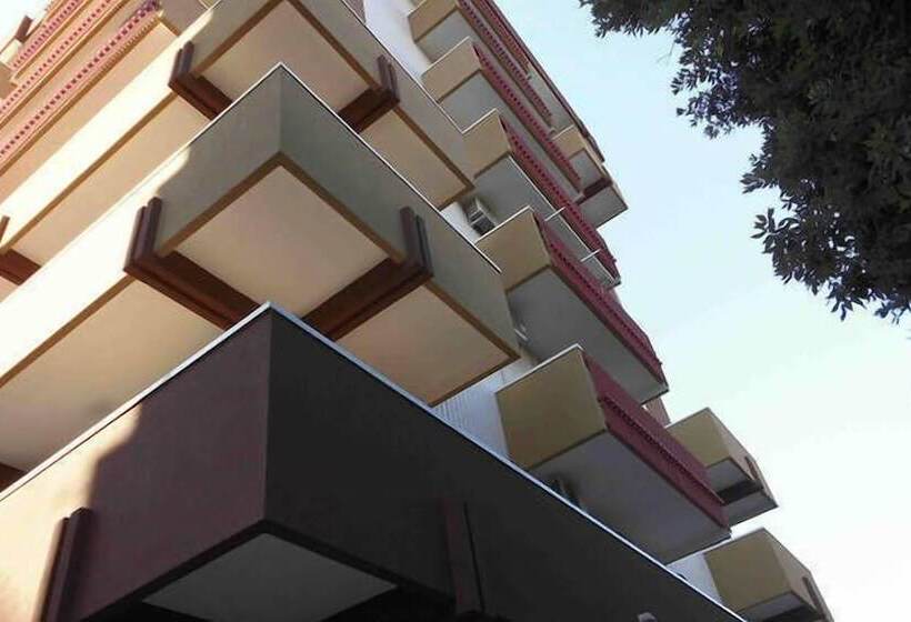 پانسیون House University