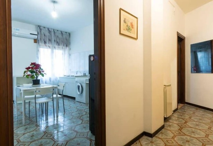 پانسیون House University