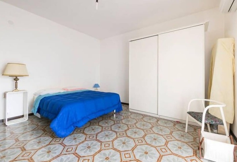 پانسیون House University