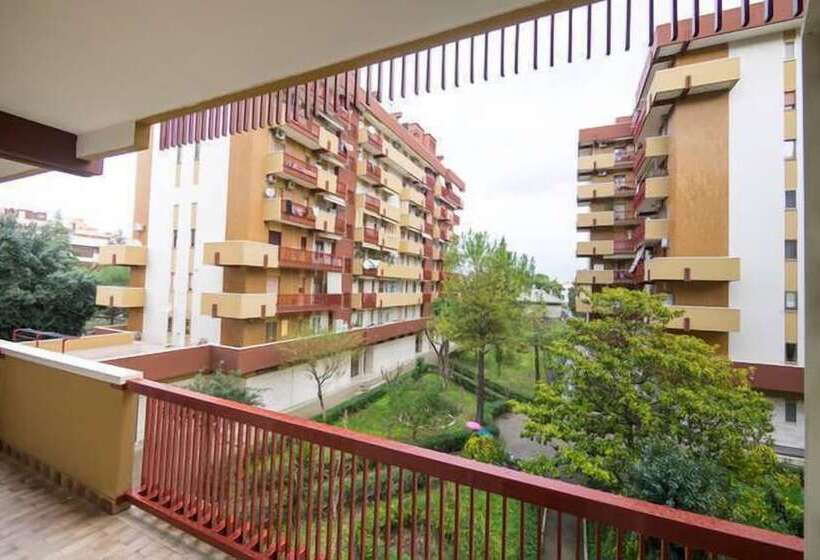 پانسیون House University