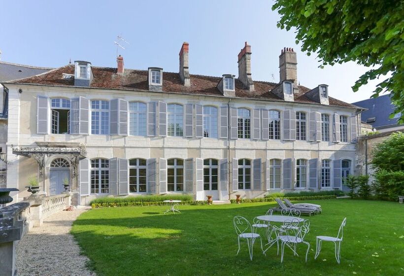 פנסיון Hôtel De Panette   Chambres Historiques